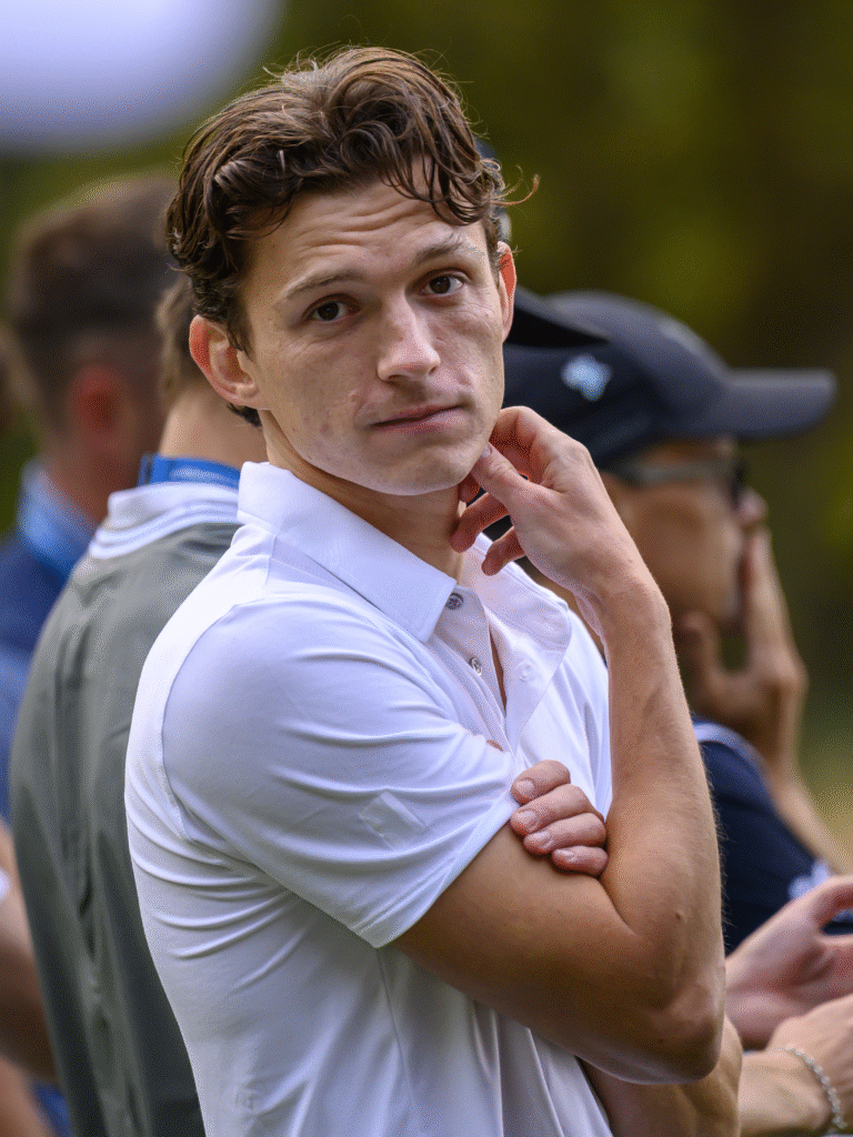 Qual a altura de Tom Holland? Descubra e veja comparações