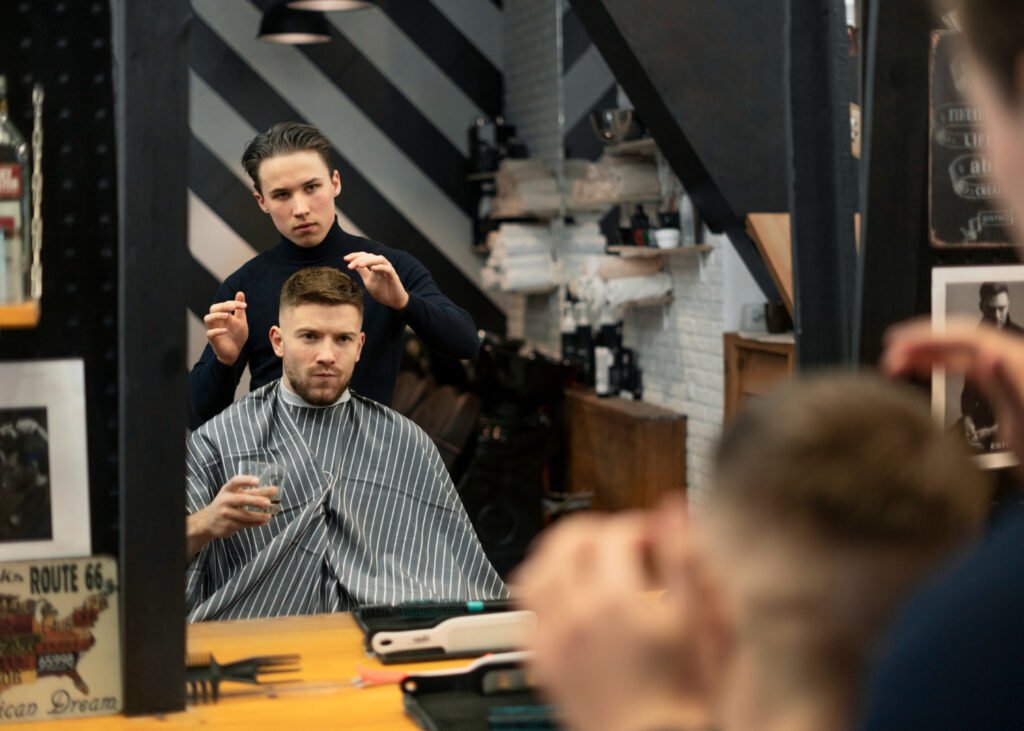 Como a decoração influencia nas vendas de uma barbearia moderna