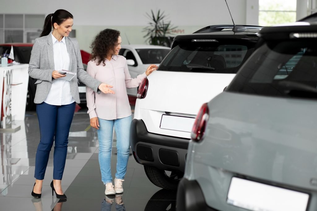 Como escolher uma concessionária para comprar seu próximo Toyota