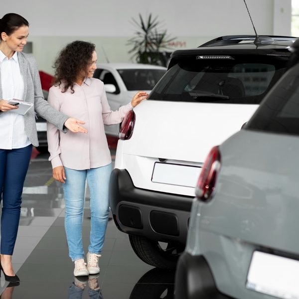 Como escolher uma concessionária para comprar seu próximo Toyota