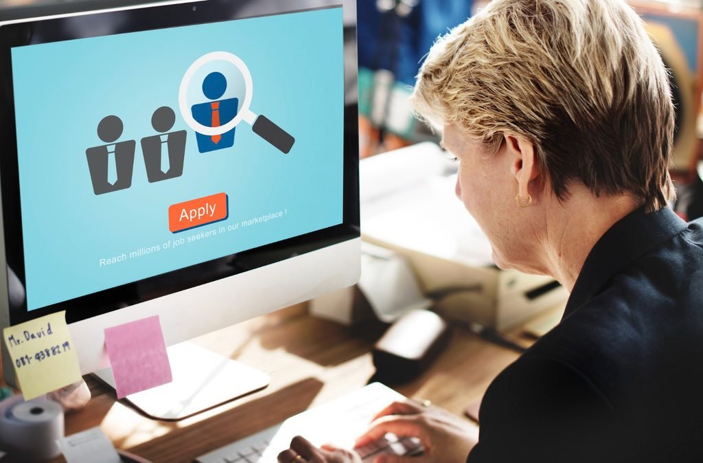 Como melhorar o posicionamento de um site nos mecanismos de busca e atrair clientes qualificados
